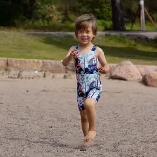 Jonathan aurinkosuojauimapuku