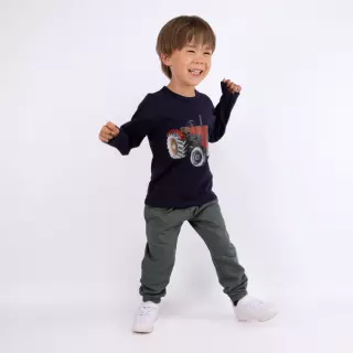 Motion’s long-sleeved shirt
